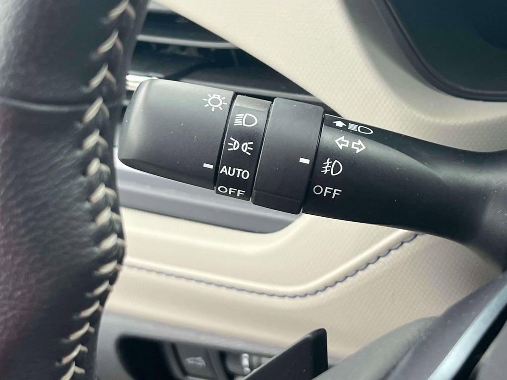 Certified 2025 Subaru Forester Limited image 19