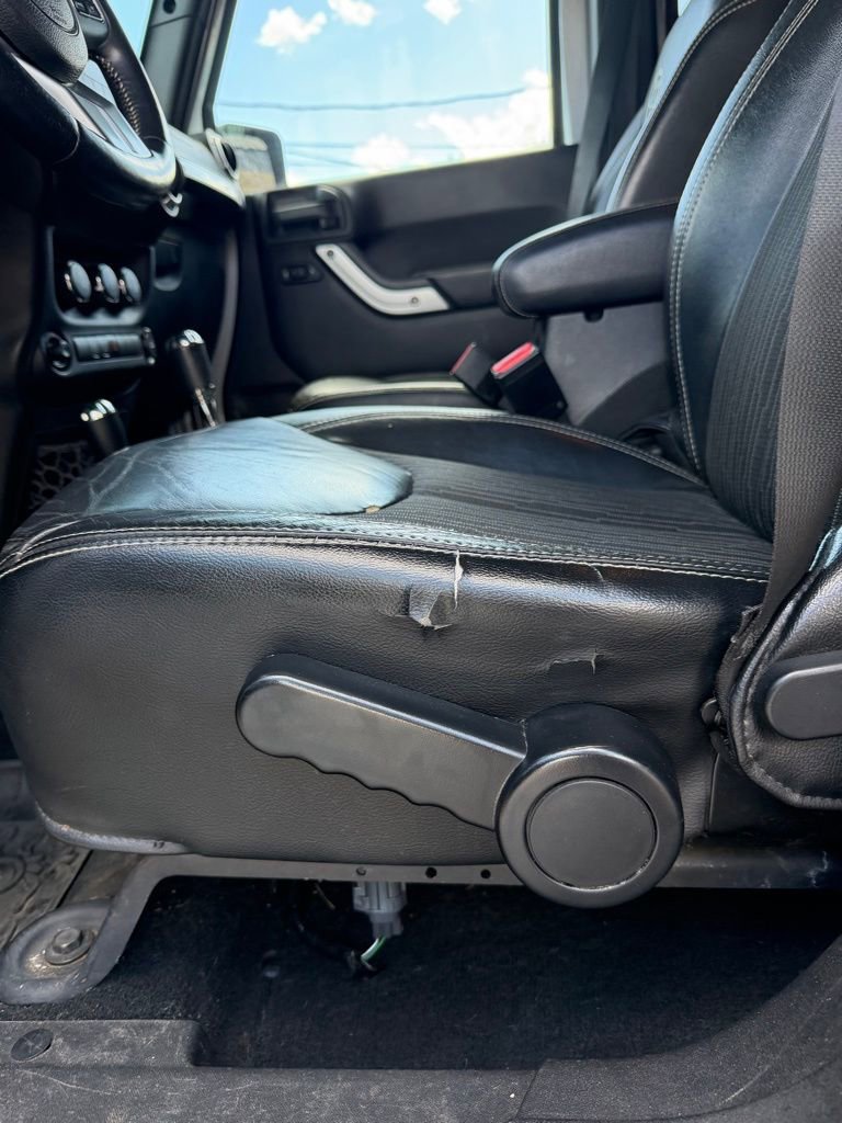 Used 2015 Jeep Wrangler Unlimited Sport image 12