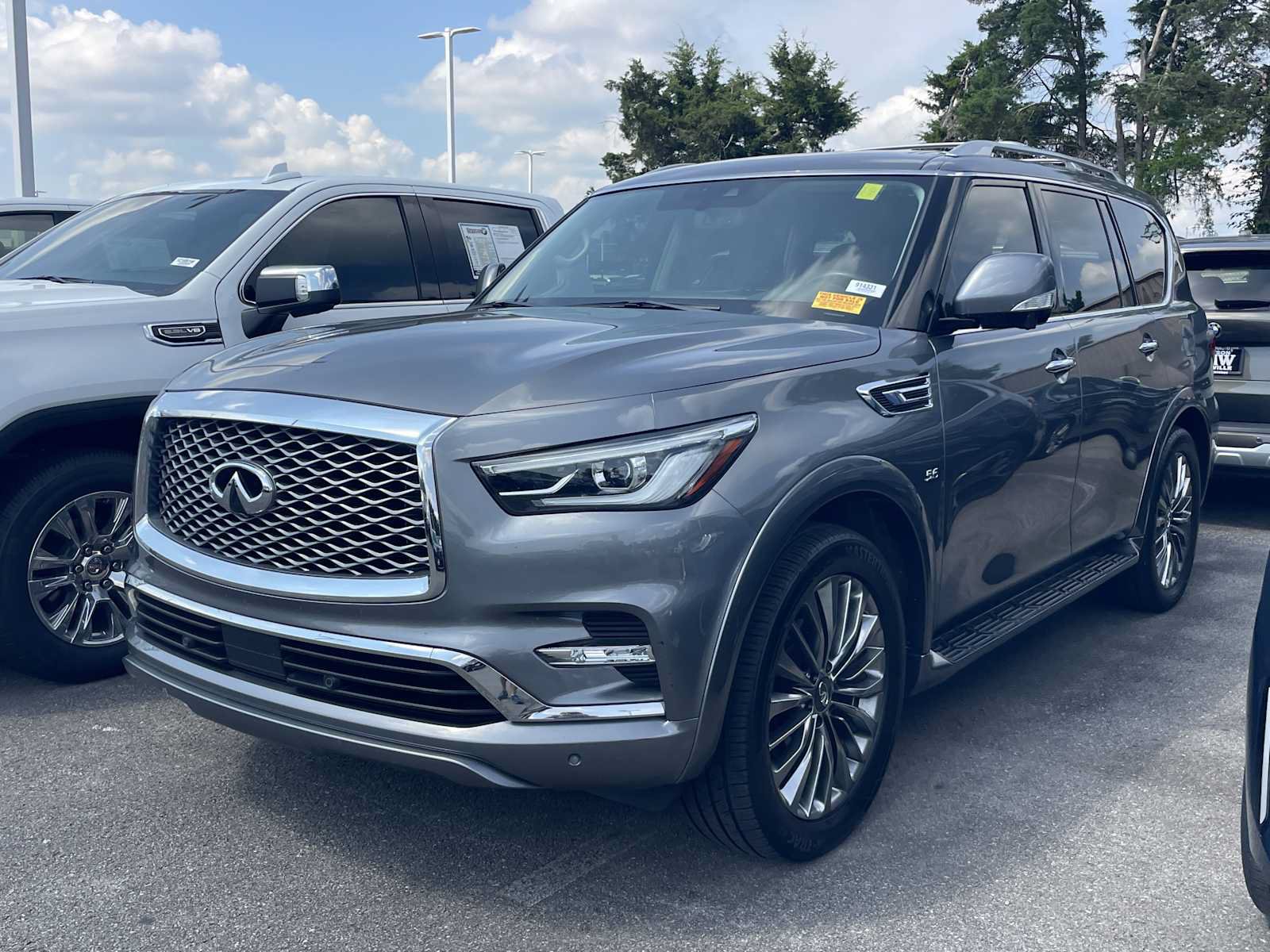 Used 2019 INFINITI QX80 Luxe w/ 22" Wheel Package AWD/4WD image 3