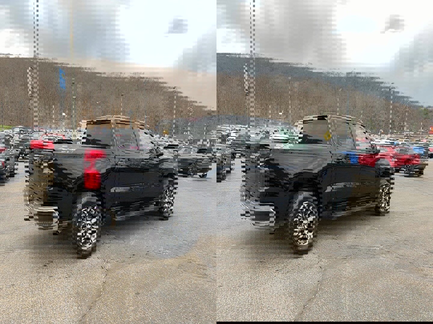 Used 2024 Chevrolet Silverado 1500 LT image 5