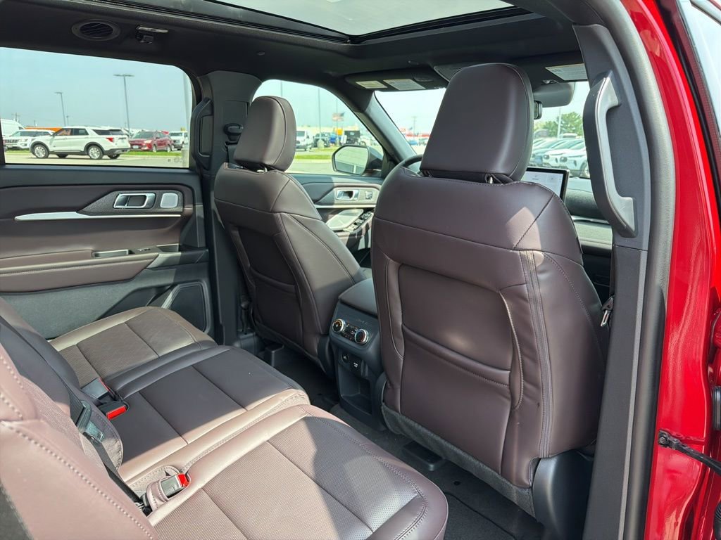 New 2026 Ford Explorer Platinum image 19