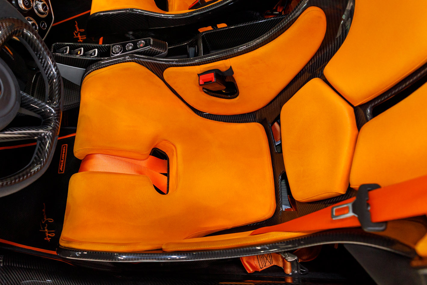 Used 2019 McLaren Senna RWD image 44