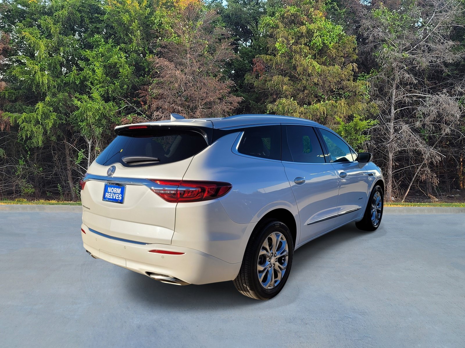 Used 2021 Buick Enclave Avenir w/ Avenir Technology Package FWD image 17