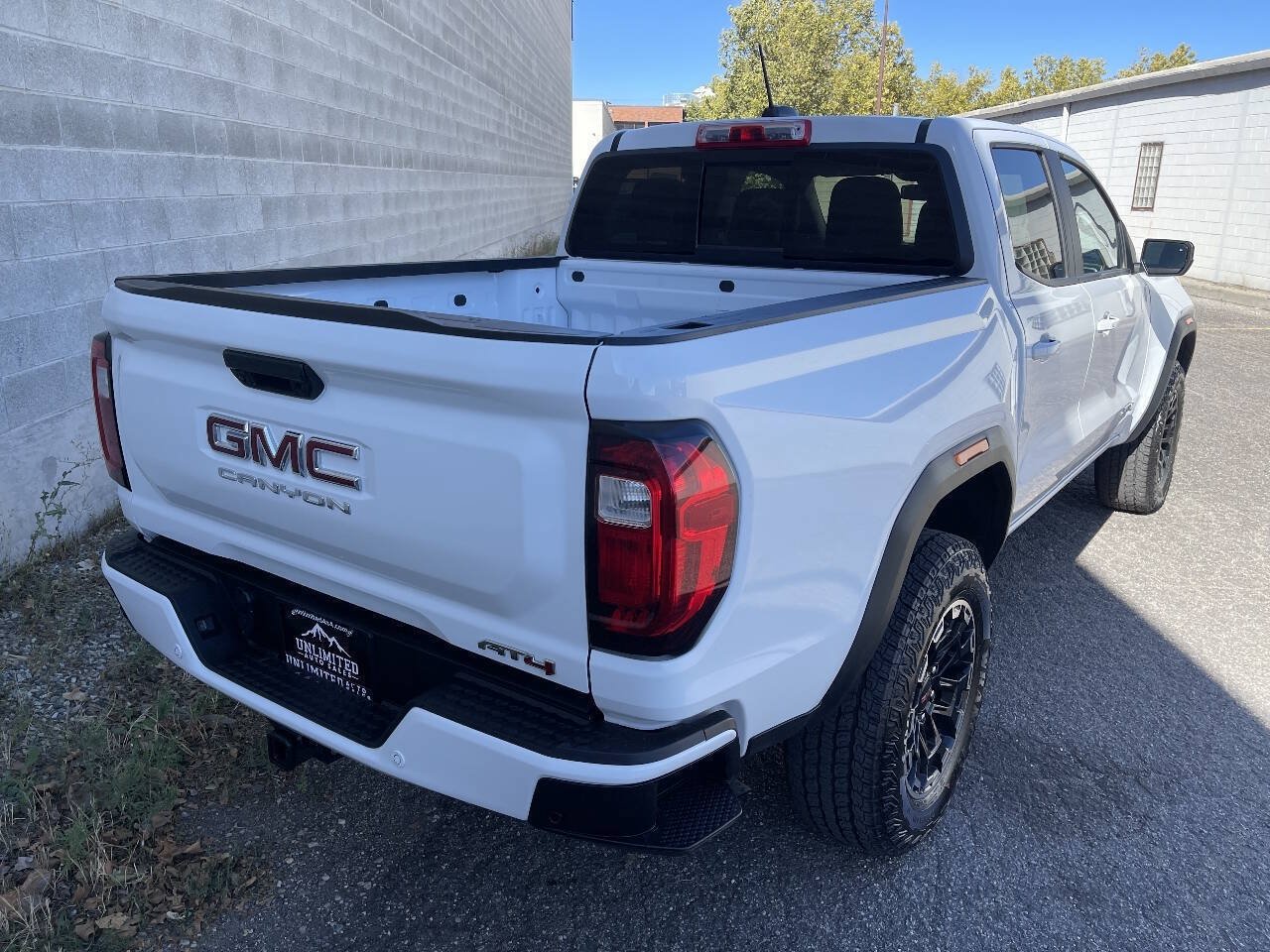 Used 2026 GMC Canyon AT4 AWD/4WD image 4