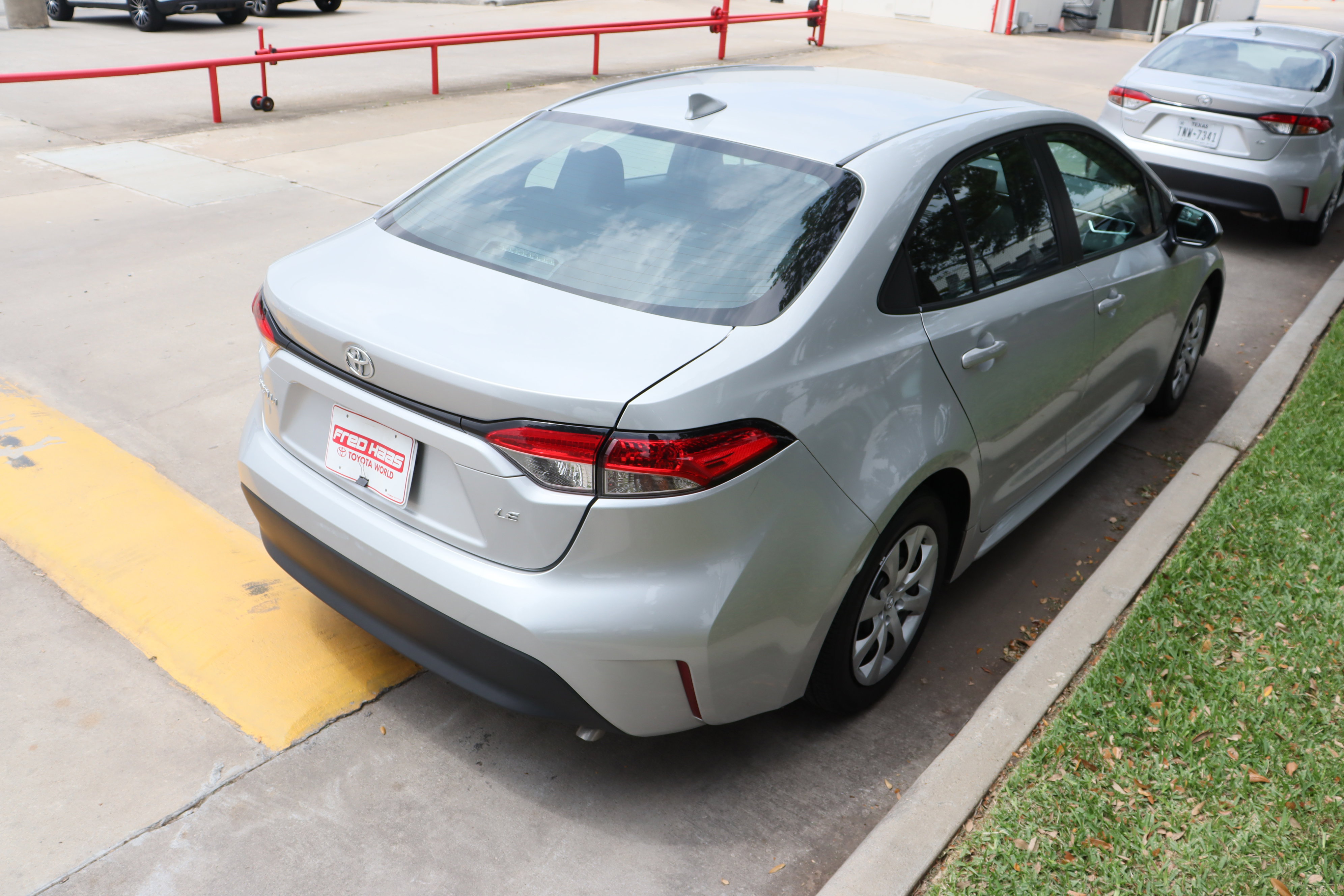 Used 2024 Toyota Corolla LE FWD image 11