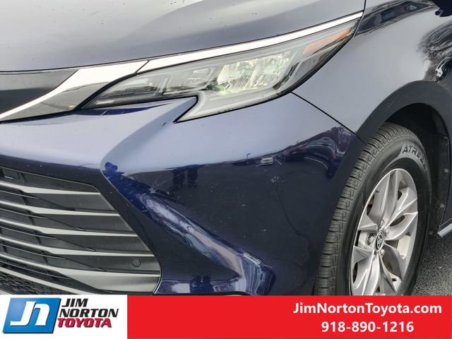 Used 2025 Toyota Sienna XLE image 10