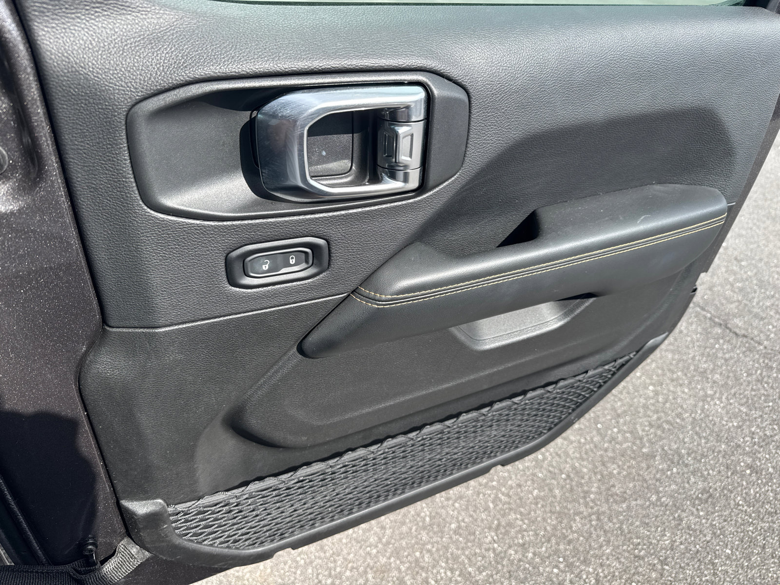 Used 2025 Jeep Wrangler Backcountry image 14