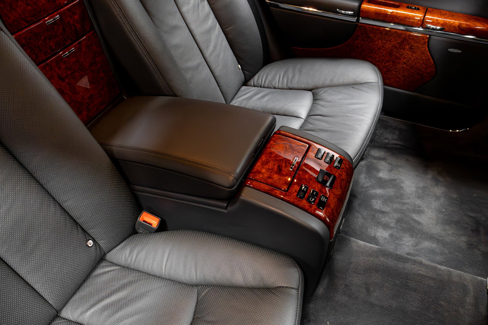 Used 2004 Maybach 57 image 24