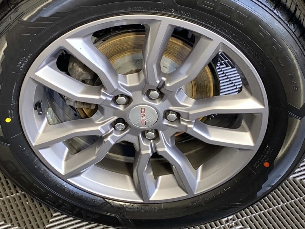 Used 2022 GMC Terrain SLT w/ Infotainment Package II AWD/4WD image 29