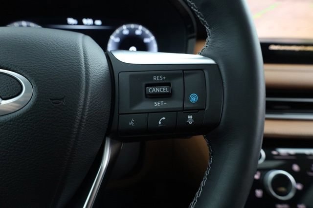 Used 2025 INFINITI QX60 Sensory w/ Vision Package AWD/4WD image 16