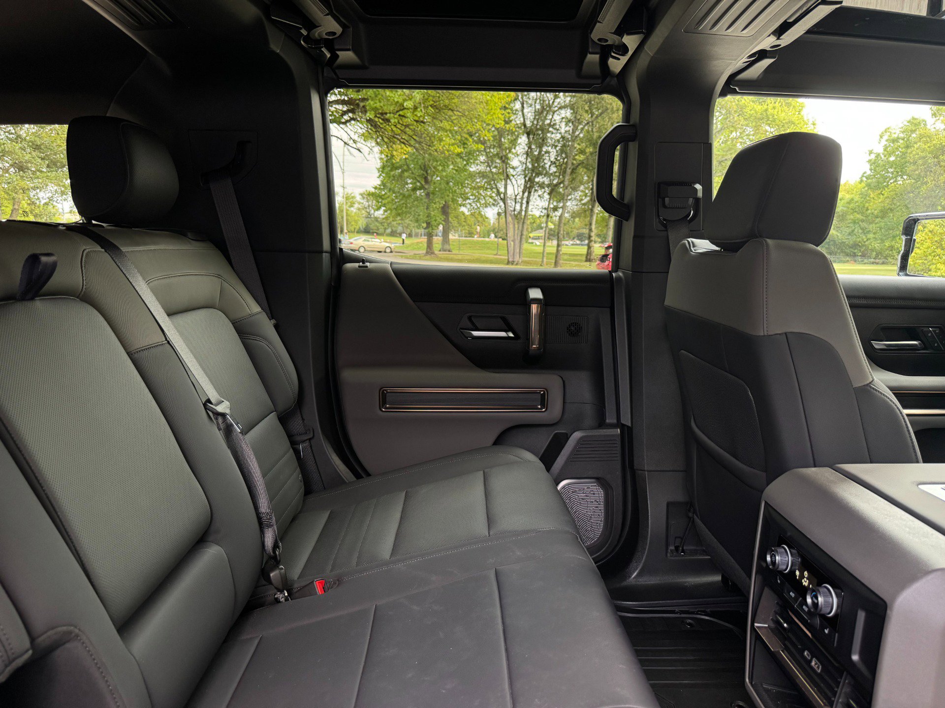 Used 2025 GMC Hummer EV 3X w/ LPO, Cargo Utility Package image 46
