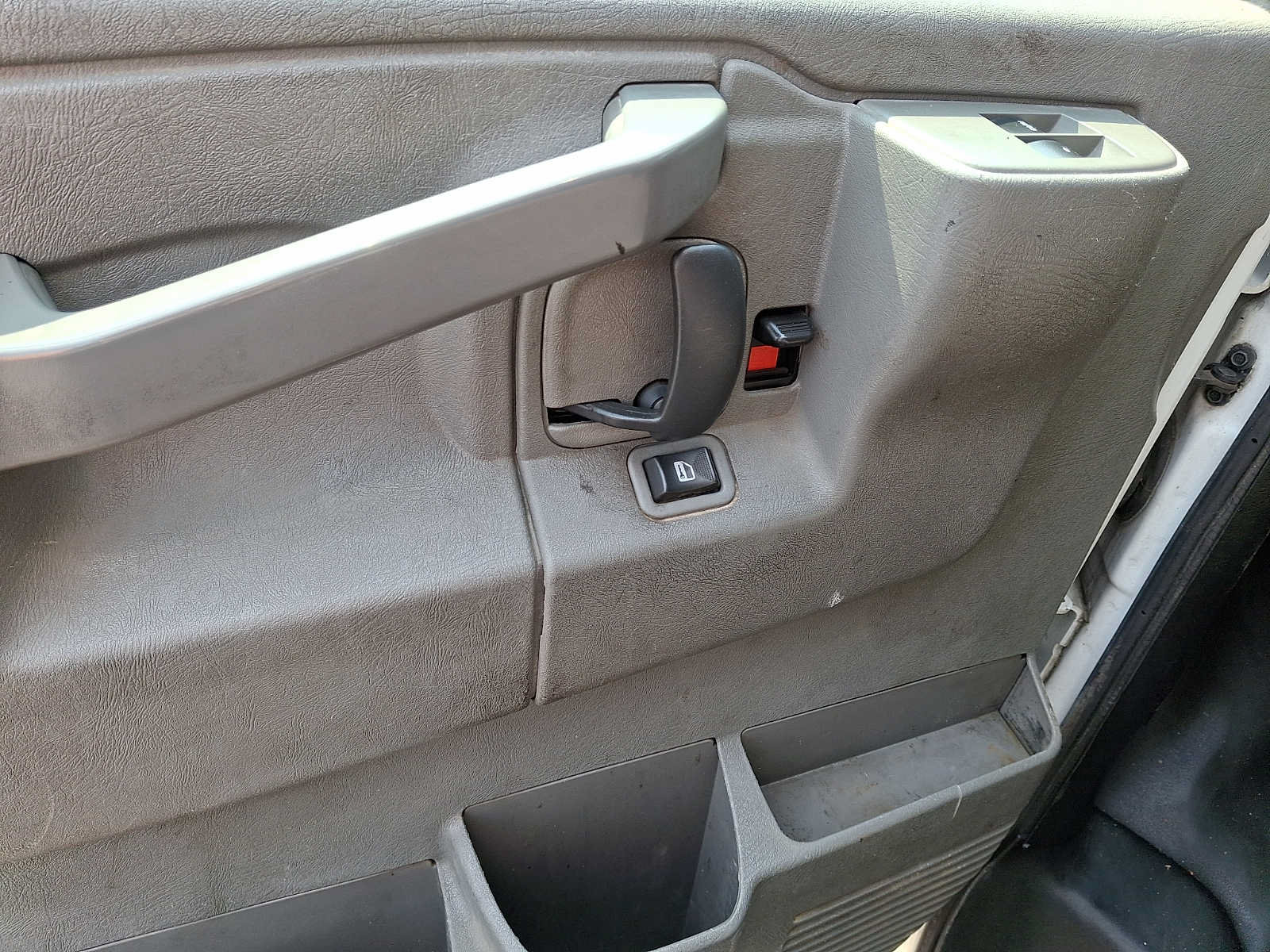 Used 2018 GMC Savana 3500 w/ Power Convenience Package RWD image 12