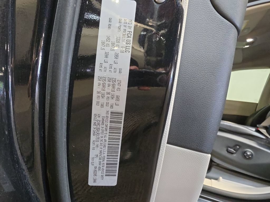 Used 2018 Chrysler Pacifica Touring-L w/ Tire & Wheel Group FWD image 26