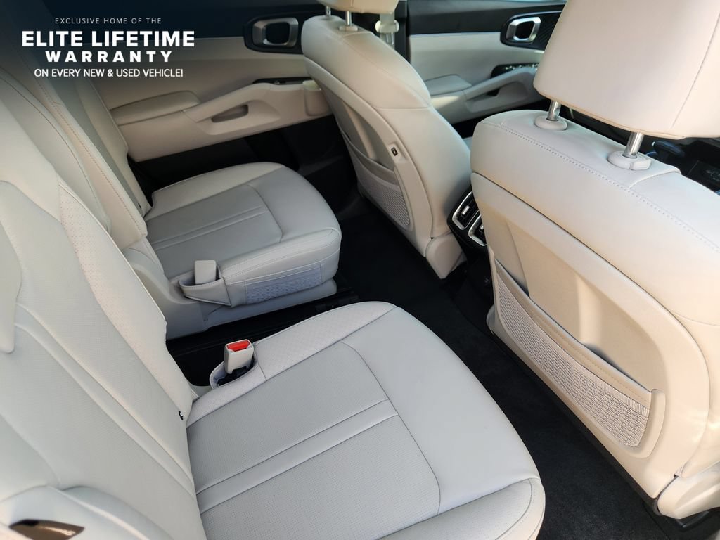 Certified 2025 Kia Sorento EX w/ Panoramic Sunroof Package FWD image 25