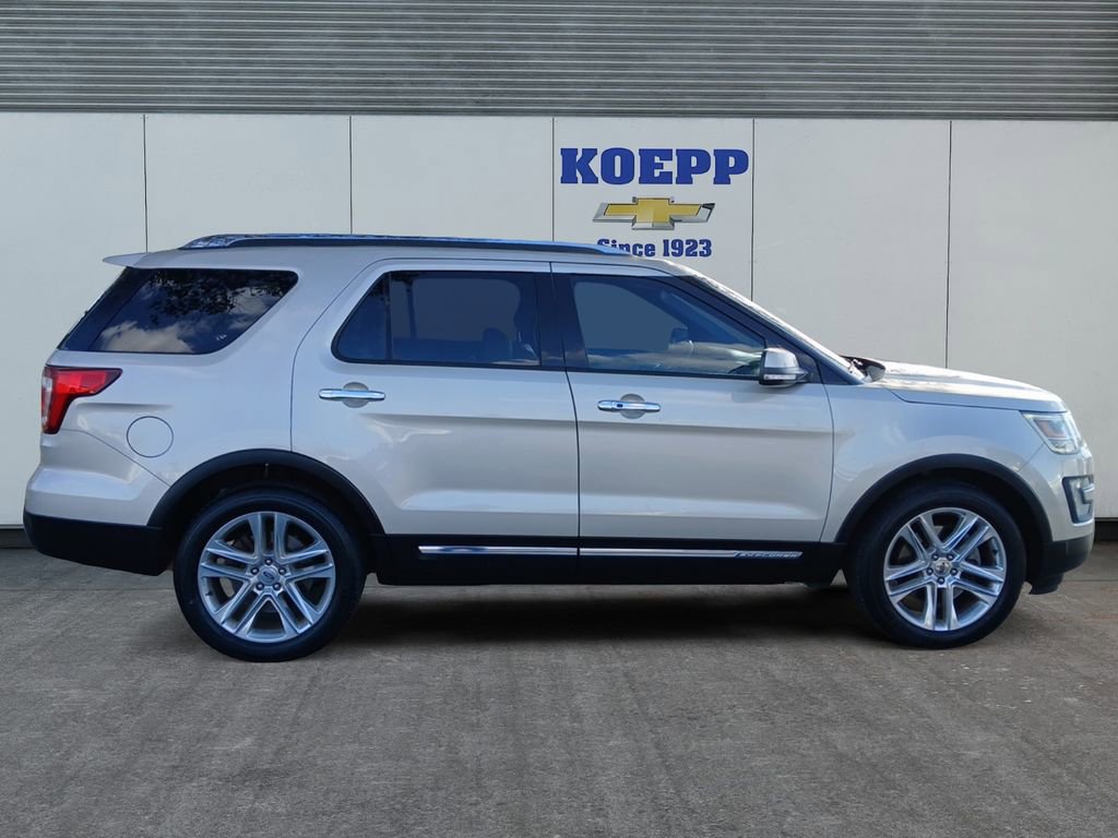 Used 2017 Ford Explorer Limited image 6
