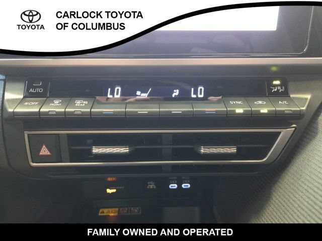 Used 2026 Toyota Camry SE FWD image 27