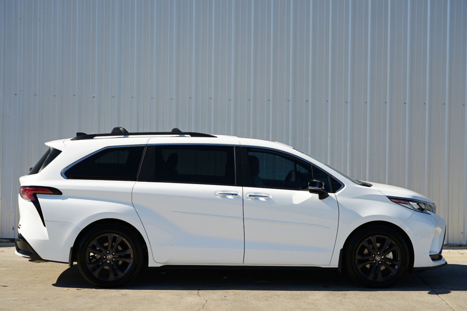 Used 2024 Toyota Sienna XSE w/ XSE Premium Package image 56
