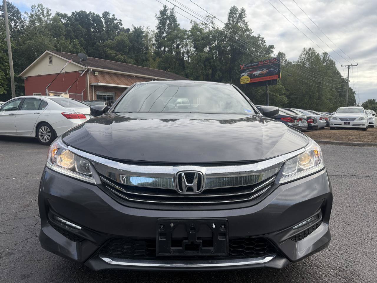 Used 2017 Honda Accord Sport Special Edition image 2