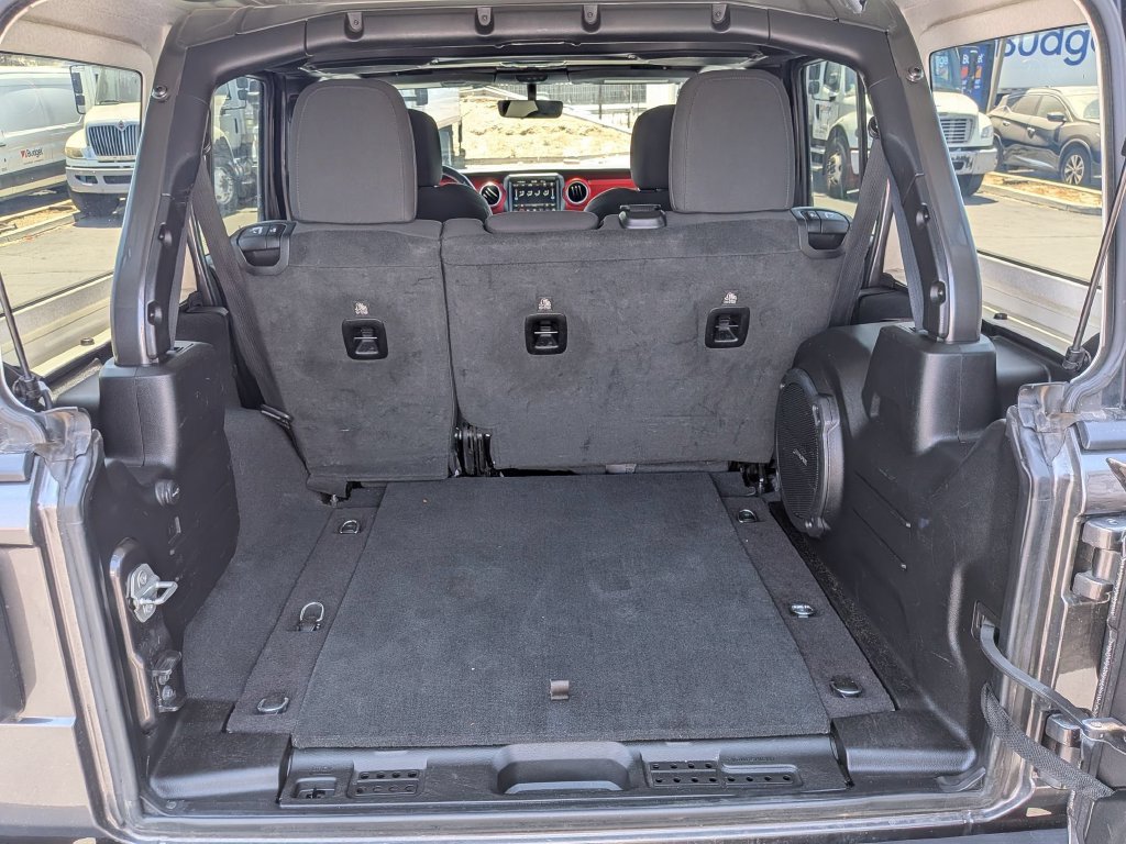 Used 2023 Jeep Wrangler Unlimited Rubicon AWD/4WD image 28