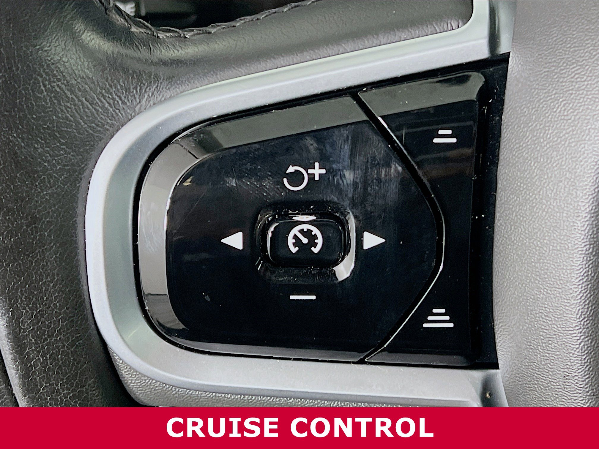 Used 2020 Volvo XC90 T6 Momentum image 15