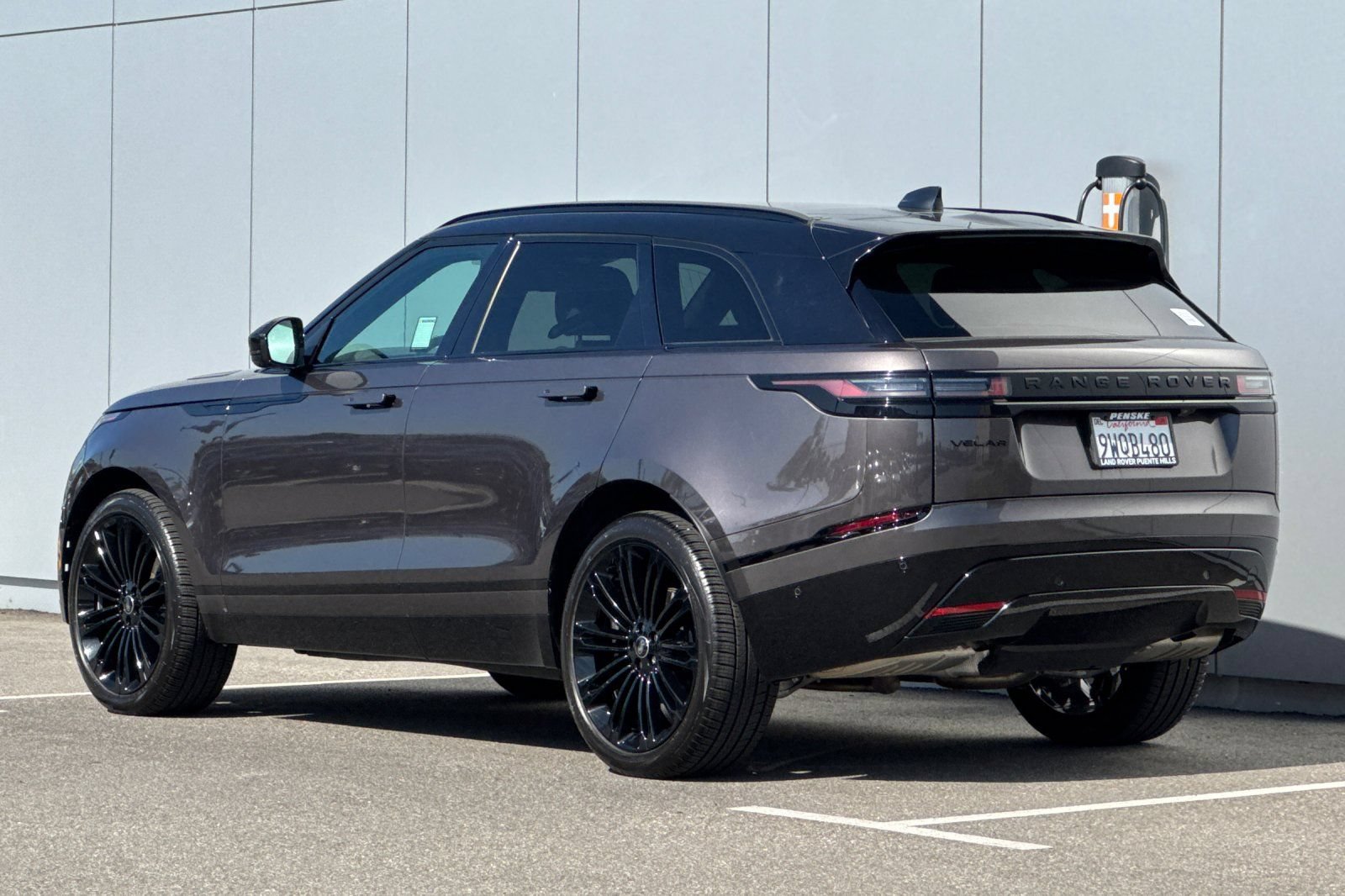 Certified 2026 Land Rover Range Rover Velar Dynamic SE AWD/4WD image 3