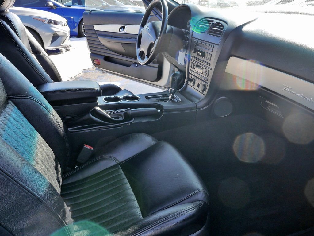 Used 2005 Ford Thunderbird image 8