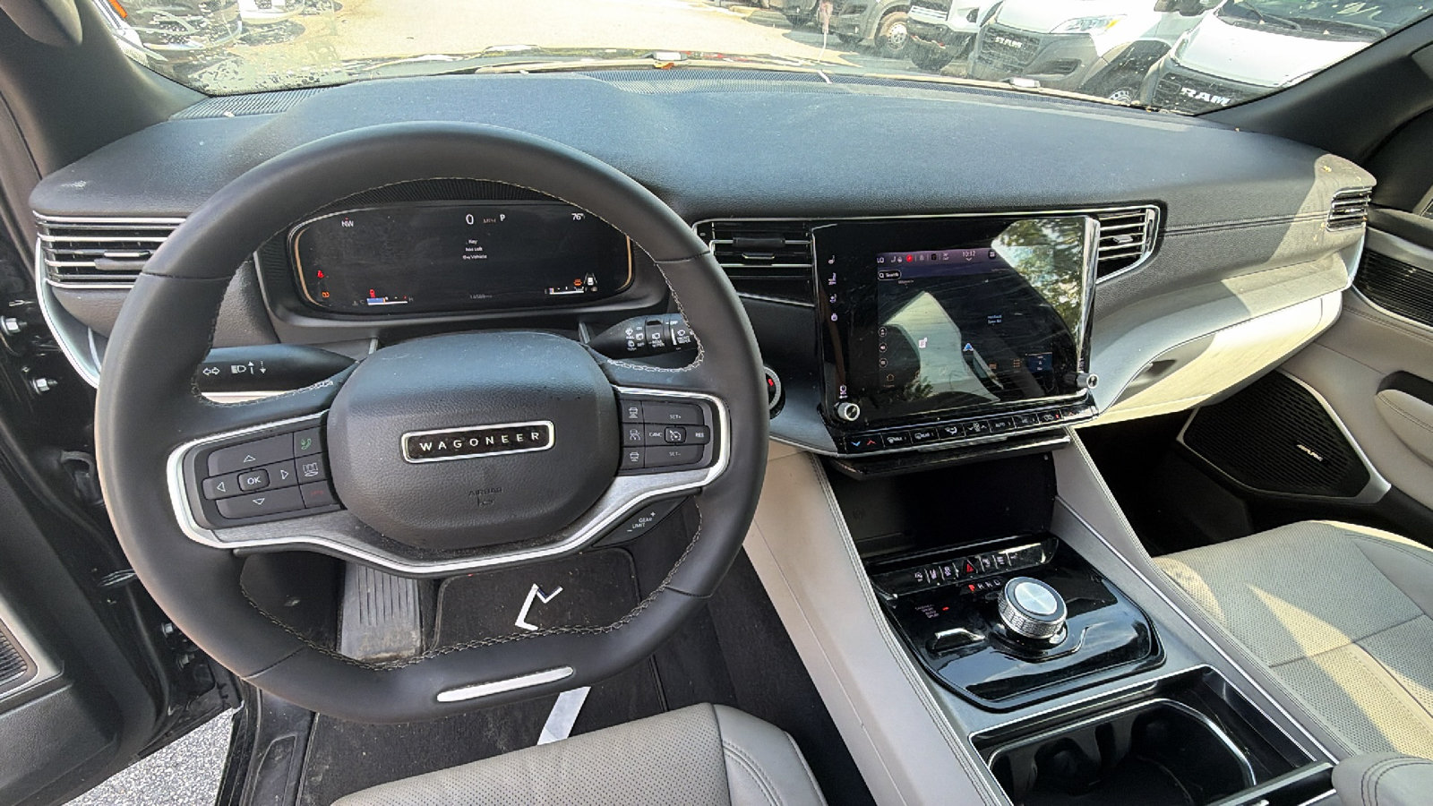 Used 2025 Jeep Wagoneer L 4WD image 28