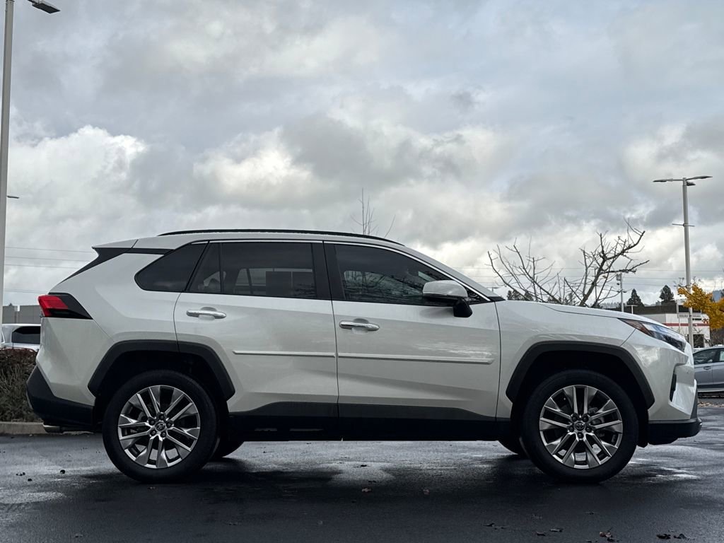 Certified 2022 Toyota RAV4 Limited image 6