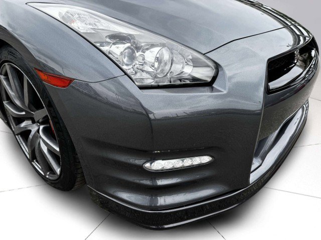 Used 2013 Nissan GT-R Premium image 11