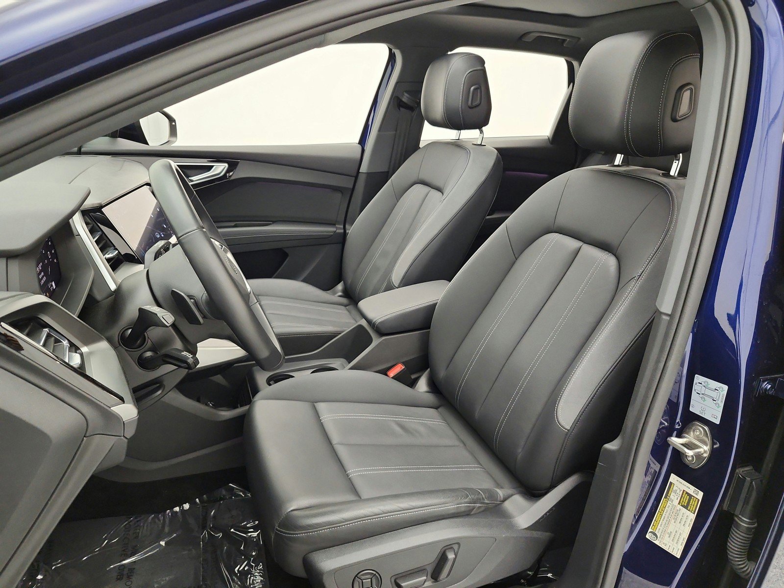 Used 2023 Audi Q4 e-tron Premium Plus w/ Premium Plus image 18