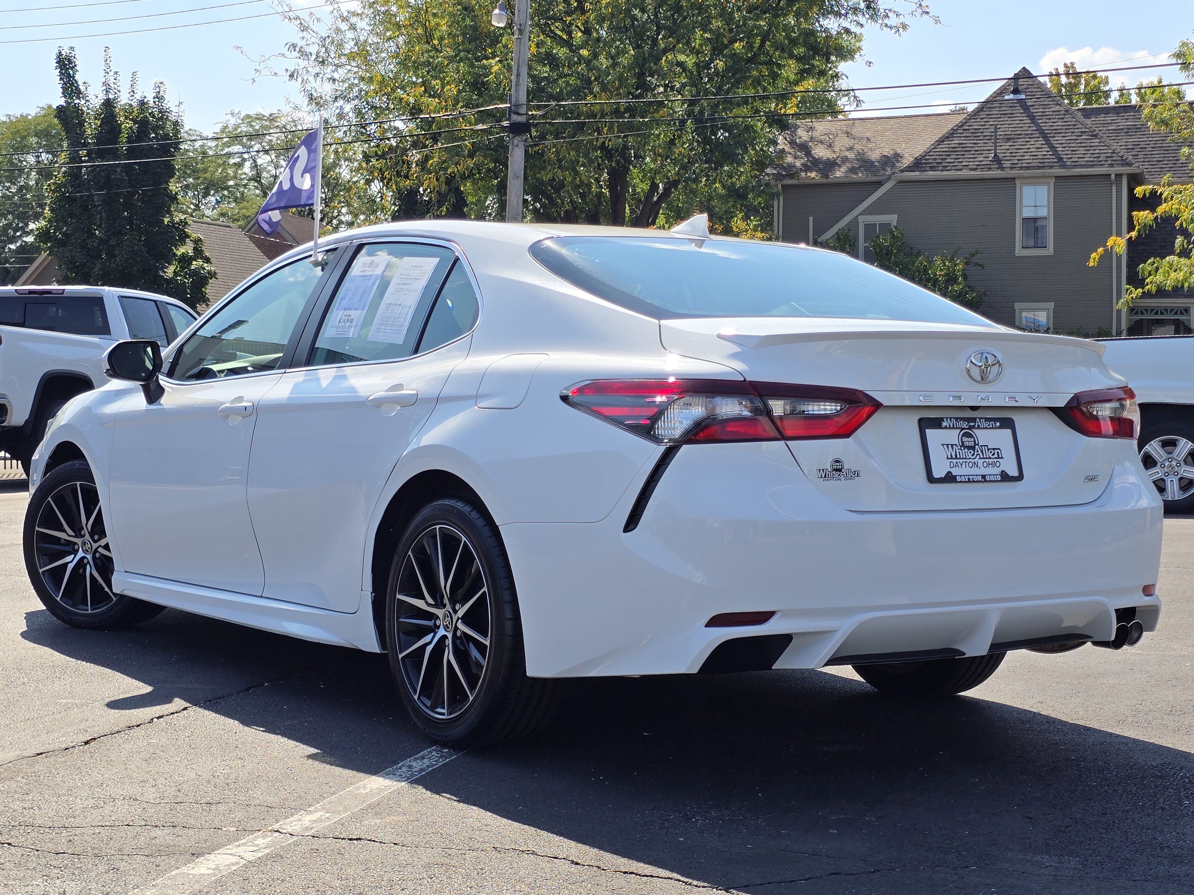 Used 2023 Toyota Camry SE image 19