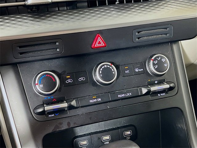 Used 2024 Kia Carnival LX image 19