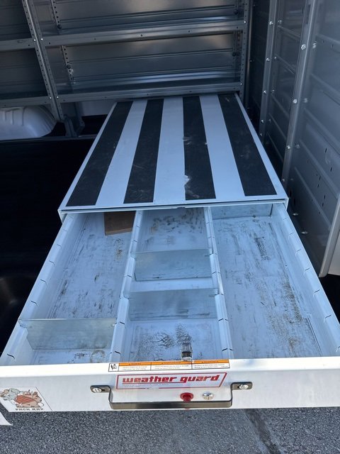 Used 2025 Chevrolet Express 3500 w/ Driver Convenience Package image 12