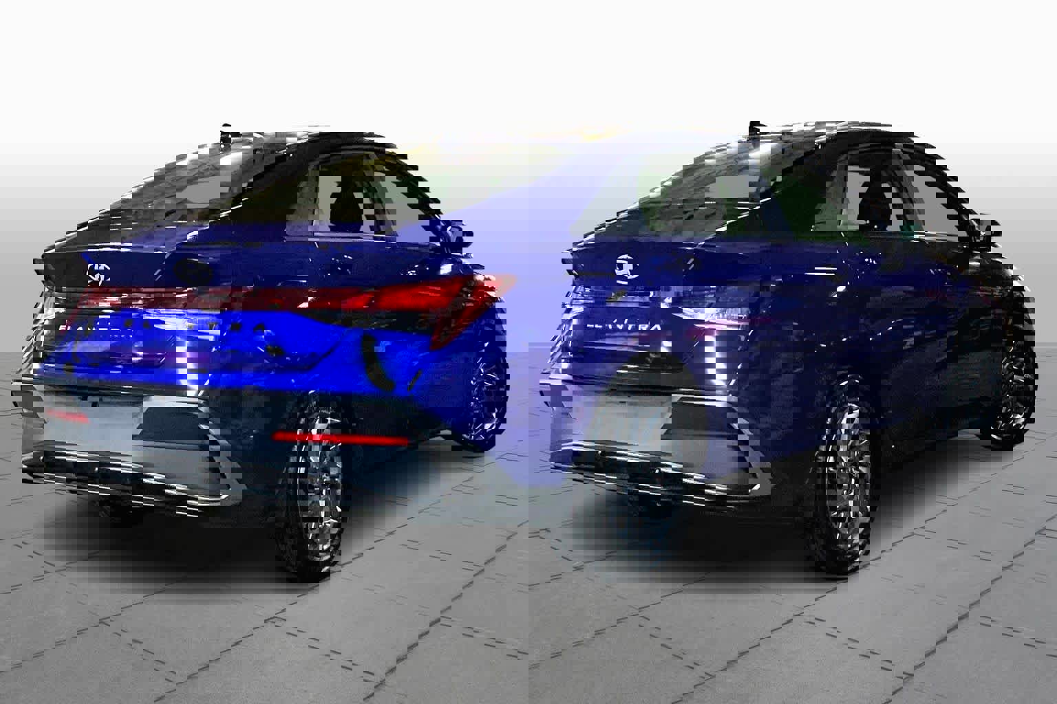 Used 2024 Hyundai Elantra SEL image 13