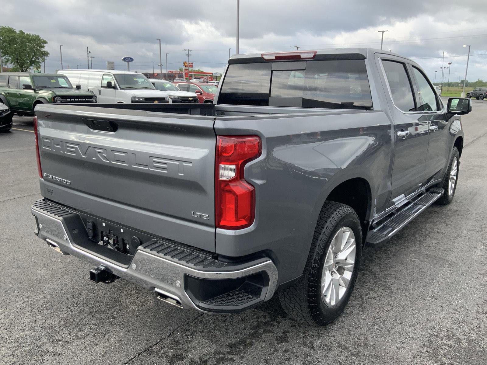 Used 2021 Chevrolet Silverado 1500 LTZ w/ Z71 Off-Road Package AWD/4WD image 13