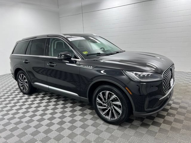 Certified 2025 Lincoln Aviator AWD image 4