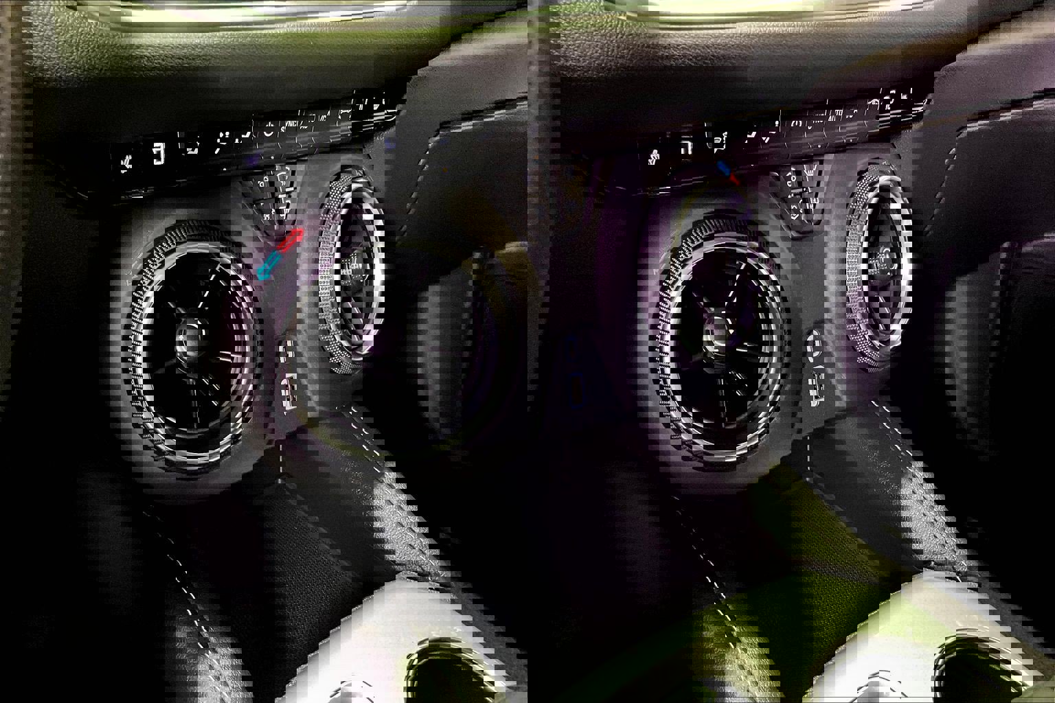 Used 2025 Chevrolet Blazer LT image 15