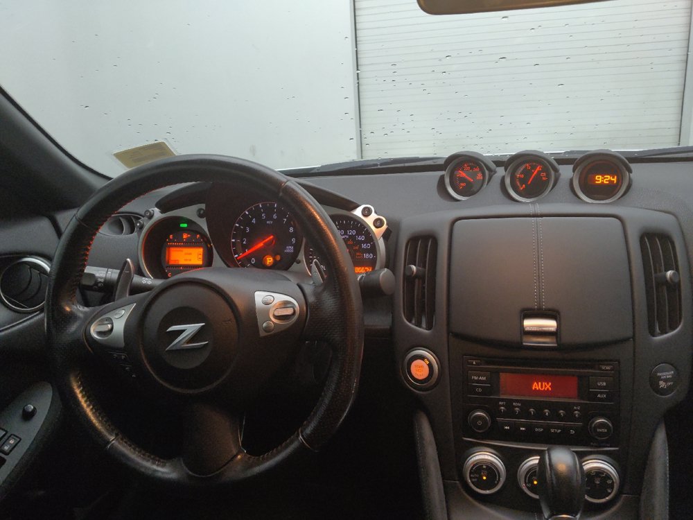 Used 2016 Nissan 370Z Roadster RWD image 22