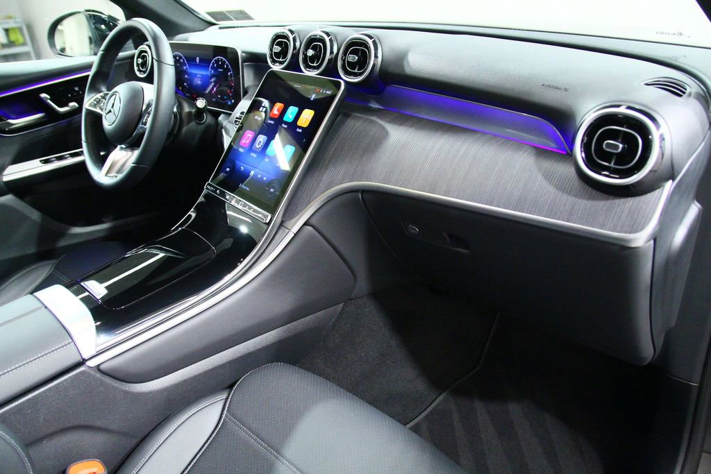 Certified 2025 Mercedes-Benz GLC 300 image 23