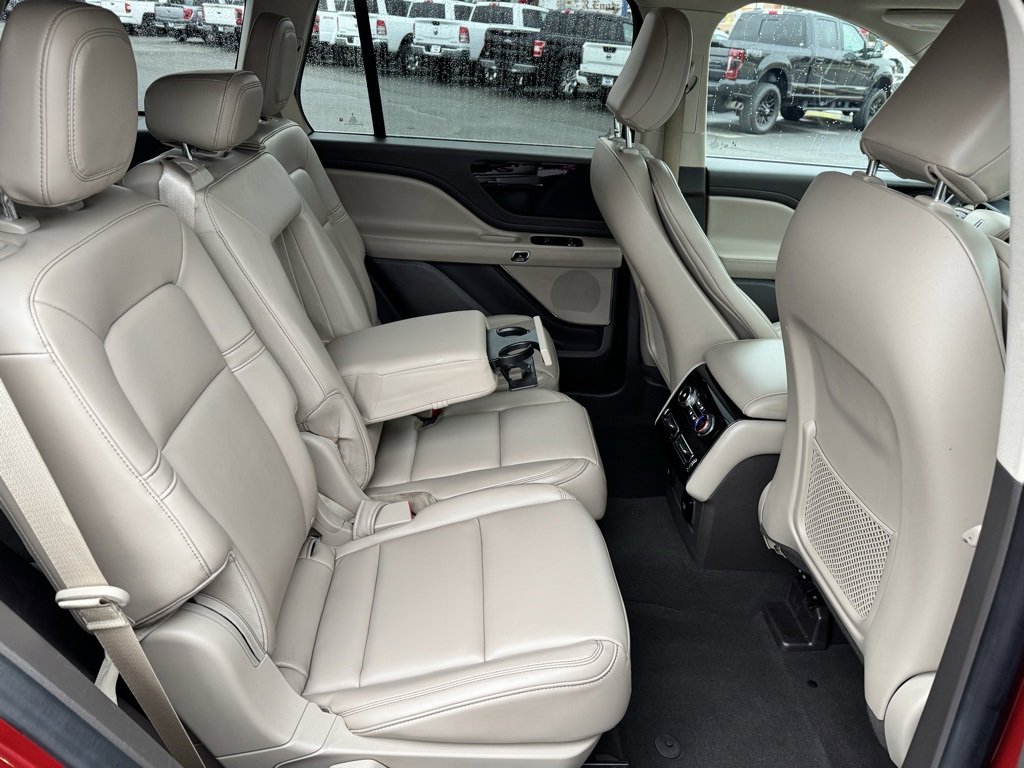 Used 2021 Lincoln Aviator 2WD image 31