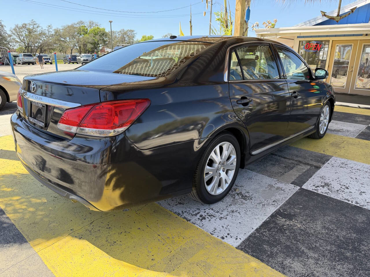 Used 2011 Toyota Avalon Limited FWD image 6