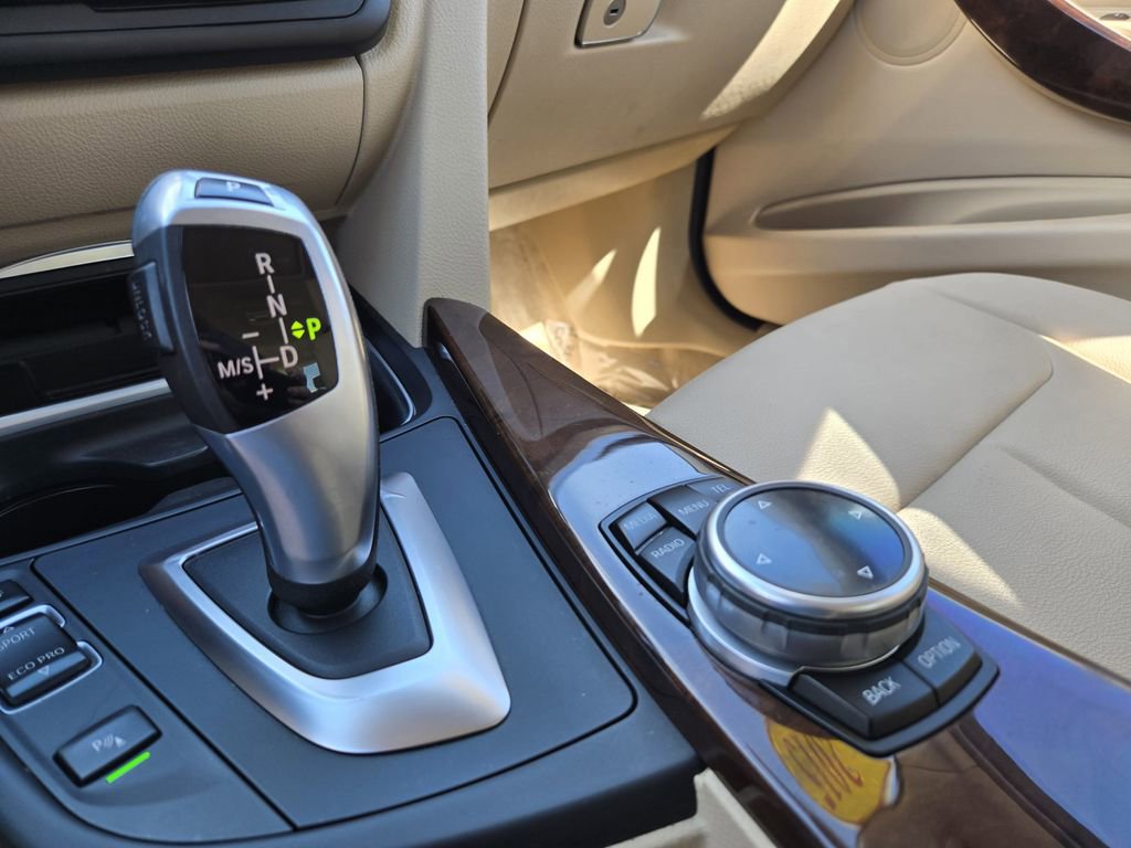 Used 2015 BMW 320i Sedan image 22