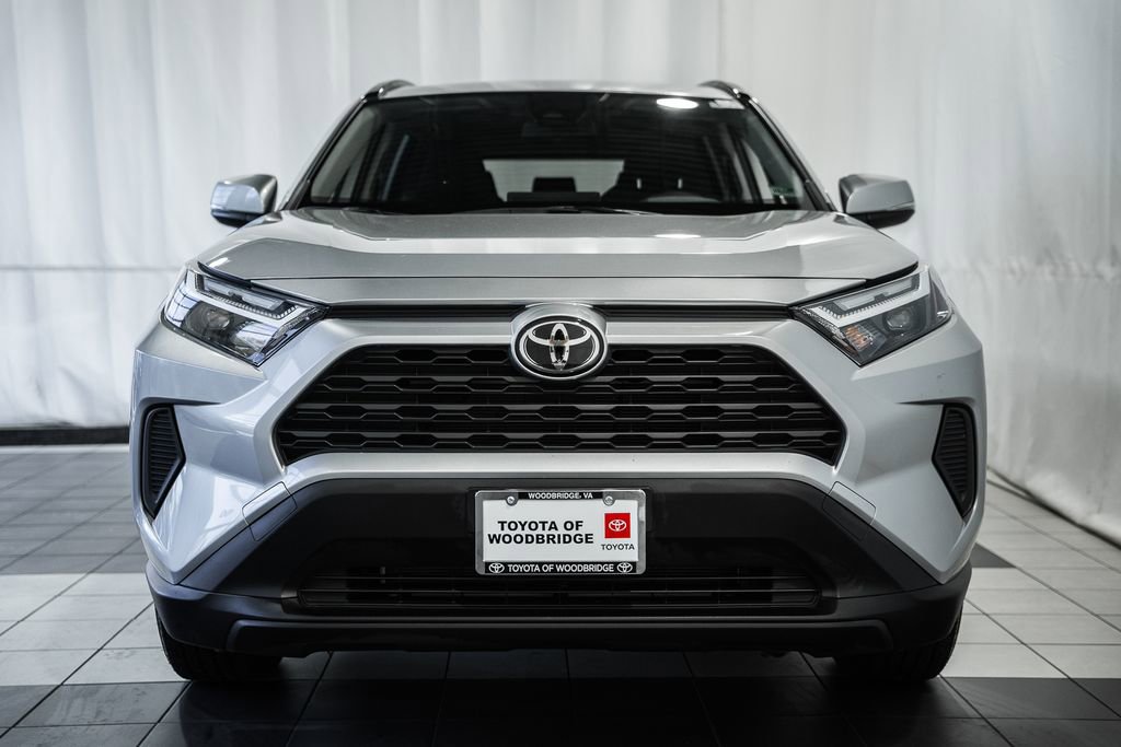 Used 2025 Toyota RAV4 XLE AWD/4WD image 2