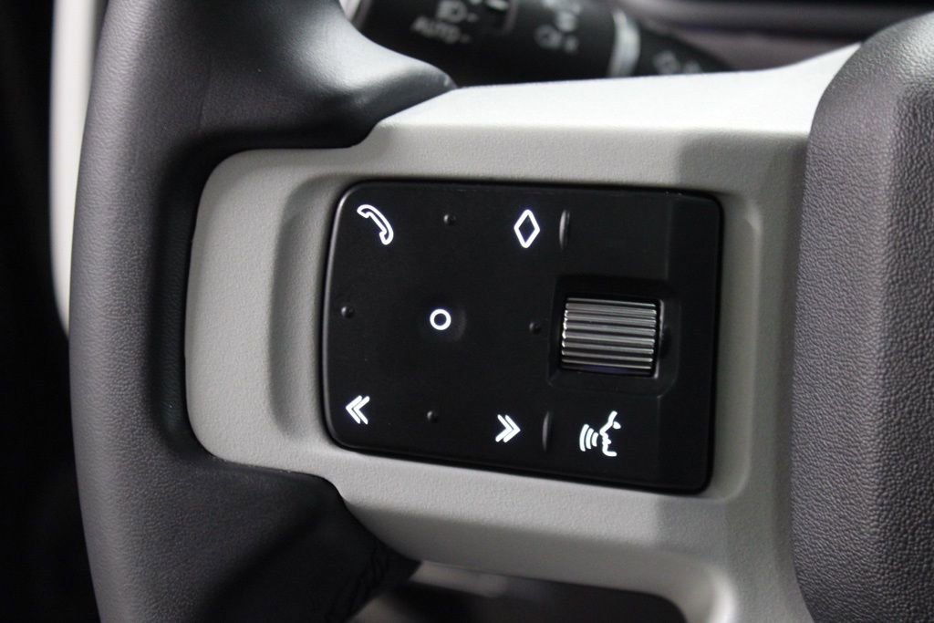 Used 2023 Land Rover Defender 130 SE image 19