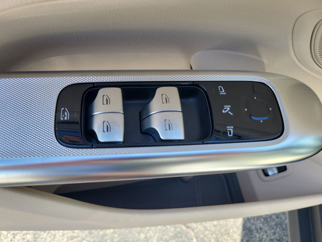 New 2026 Mercedes-Benz GLC 300 image 18