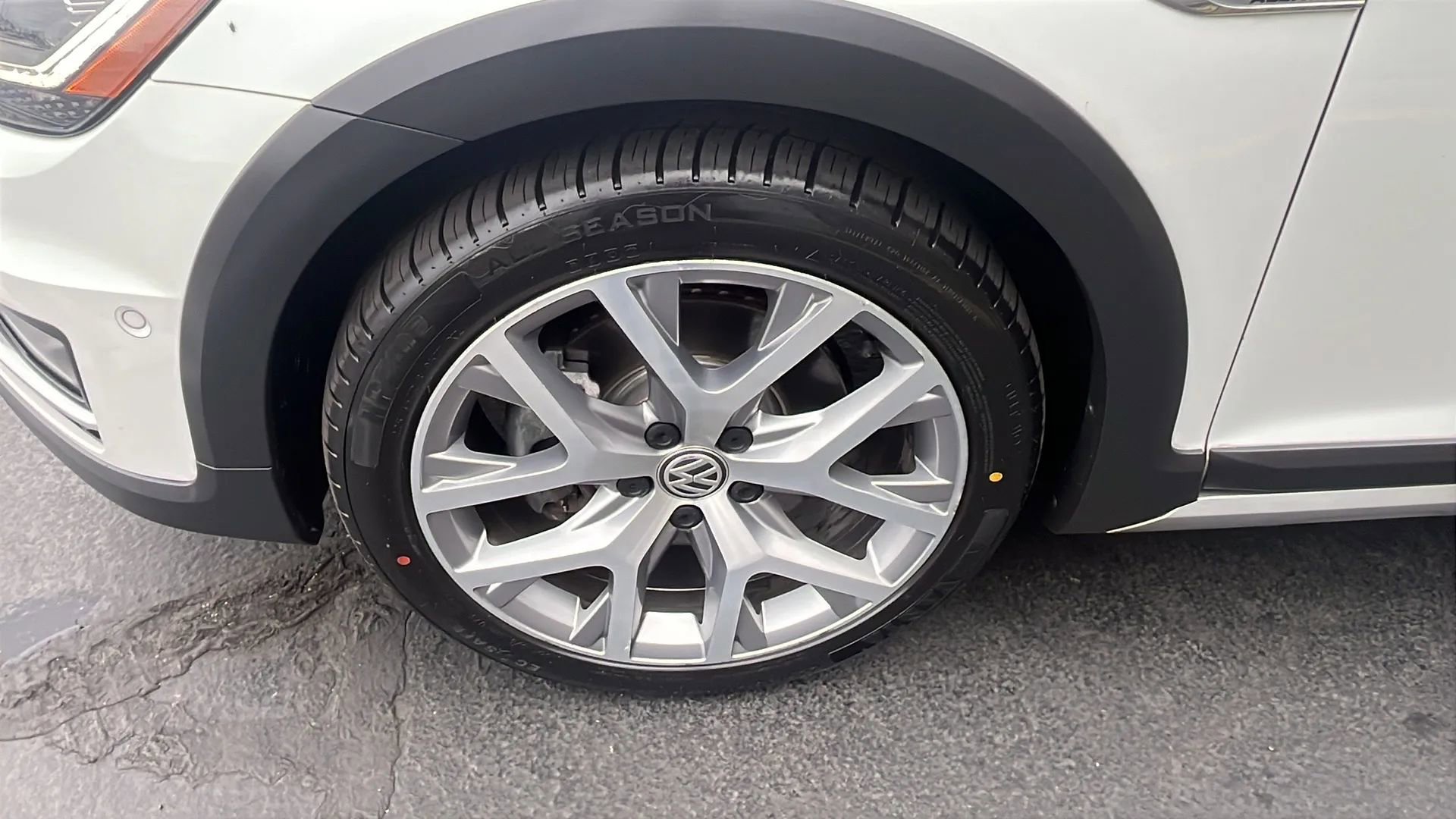 Used 2018 Volkswagen Golf Alltrack SEL image 9