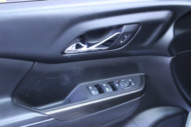 Used 2018 GMC Acadia SLT image 16