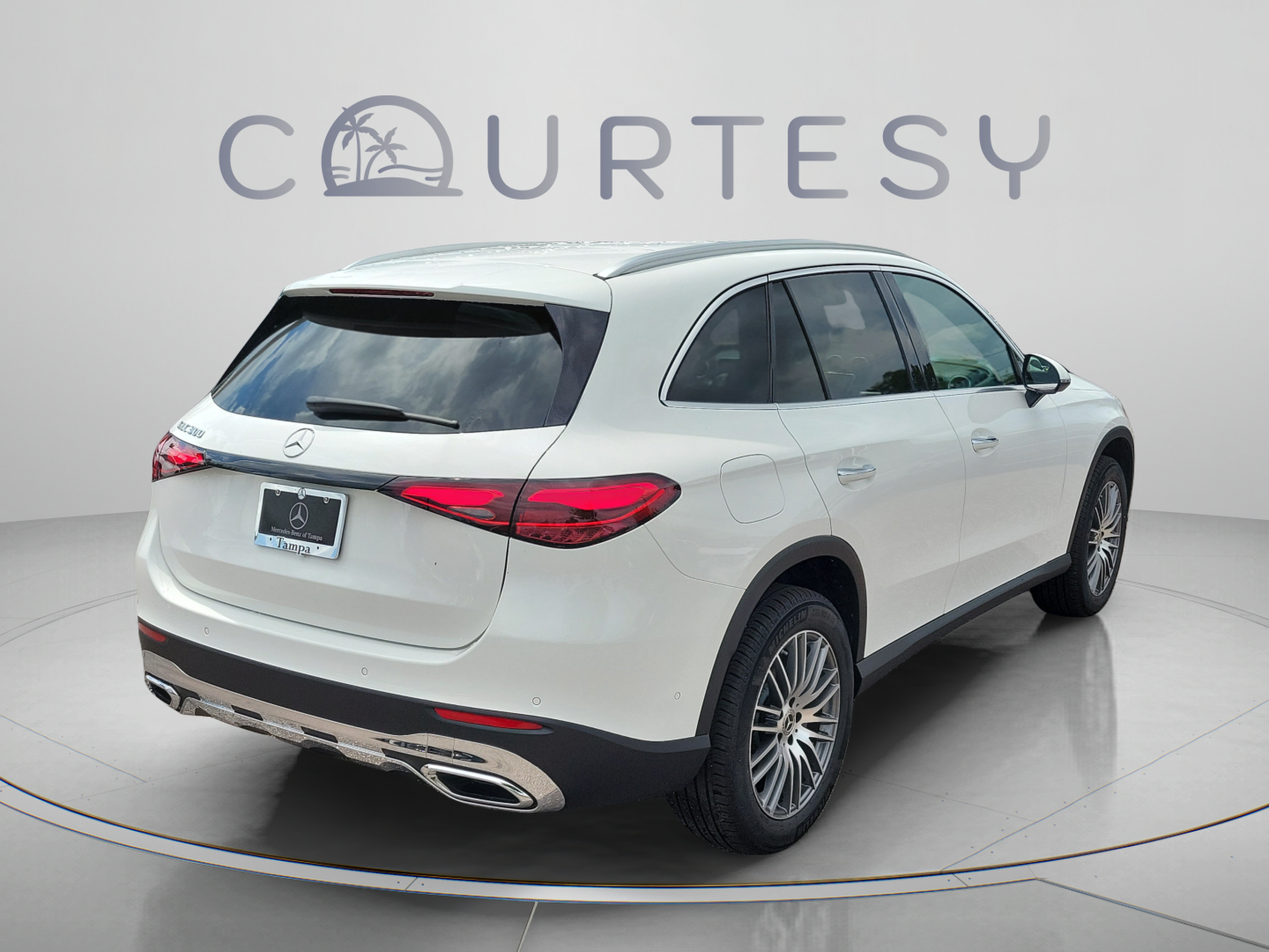 Certified 2026 Mercedes-Benz GLC 300 image 3