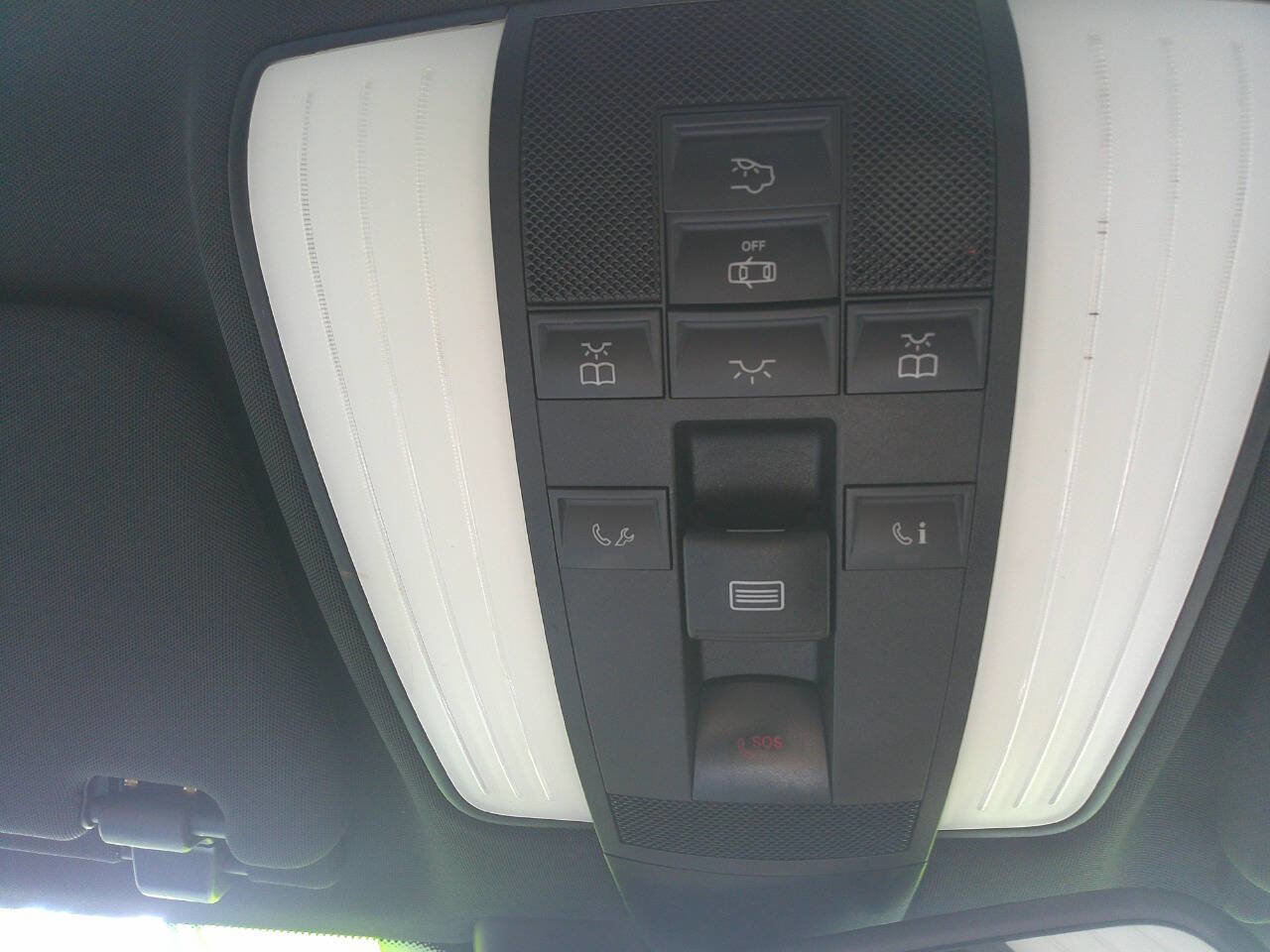 Used 2014 Mercedes-Benz E 550 4MATIC Sedan w/ Premium 1 Package image 25