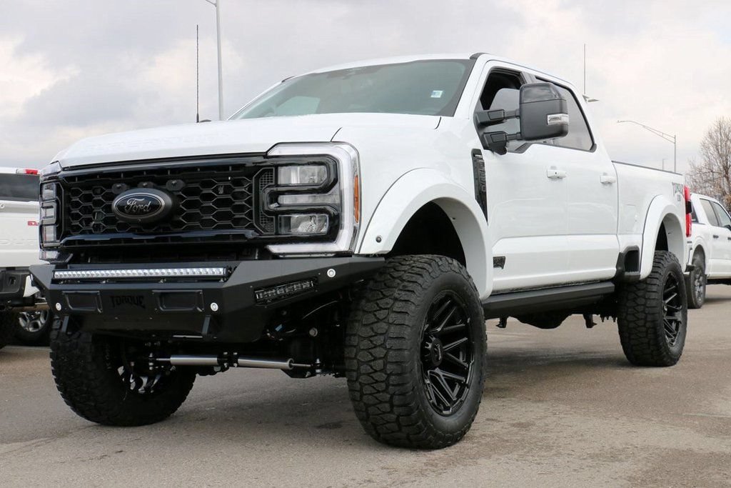 New 2026 Ford F250 Lariat w/ Black Appearance Package